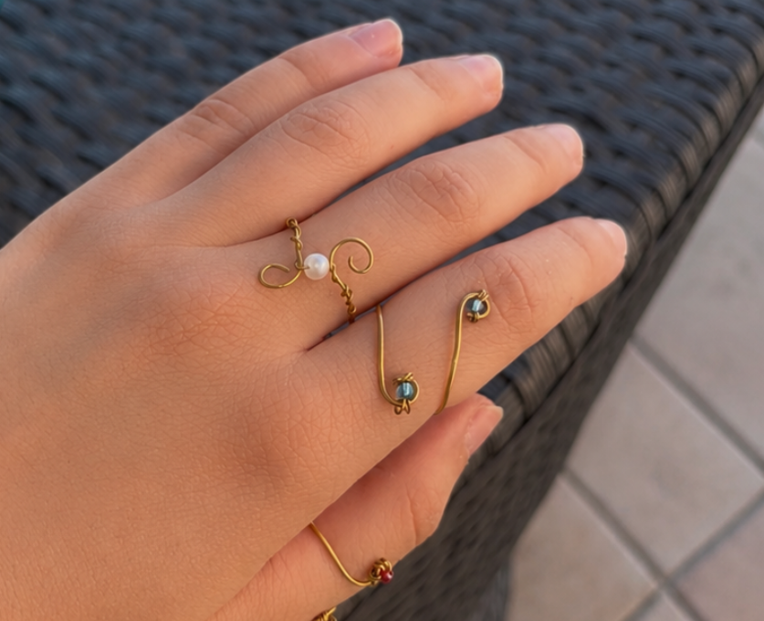 Anillo curvado